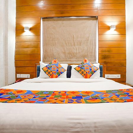 Fabhotel Kyra - Near Airport Road Αχμπανταμπάντ Εξωτερικό φωτογραφία