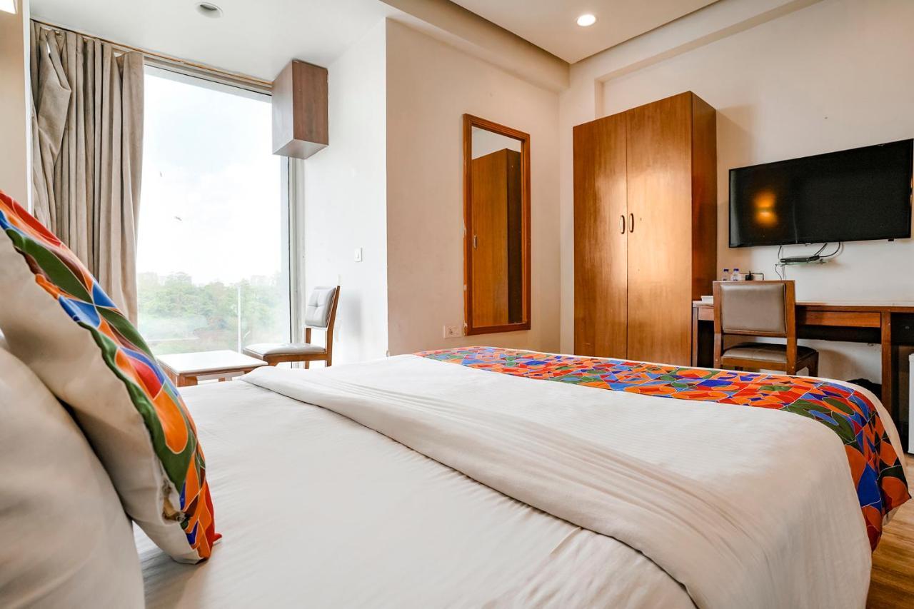 Fabhotel Kyra - Near Airport Road Αχμπανταμπάντ Εξωτερικό φωτογραφία