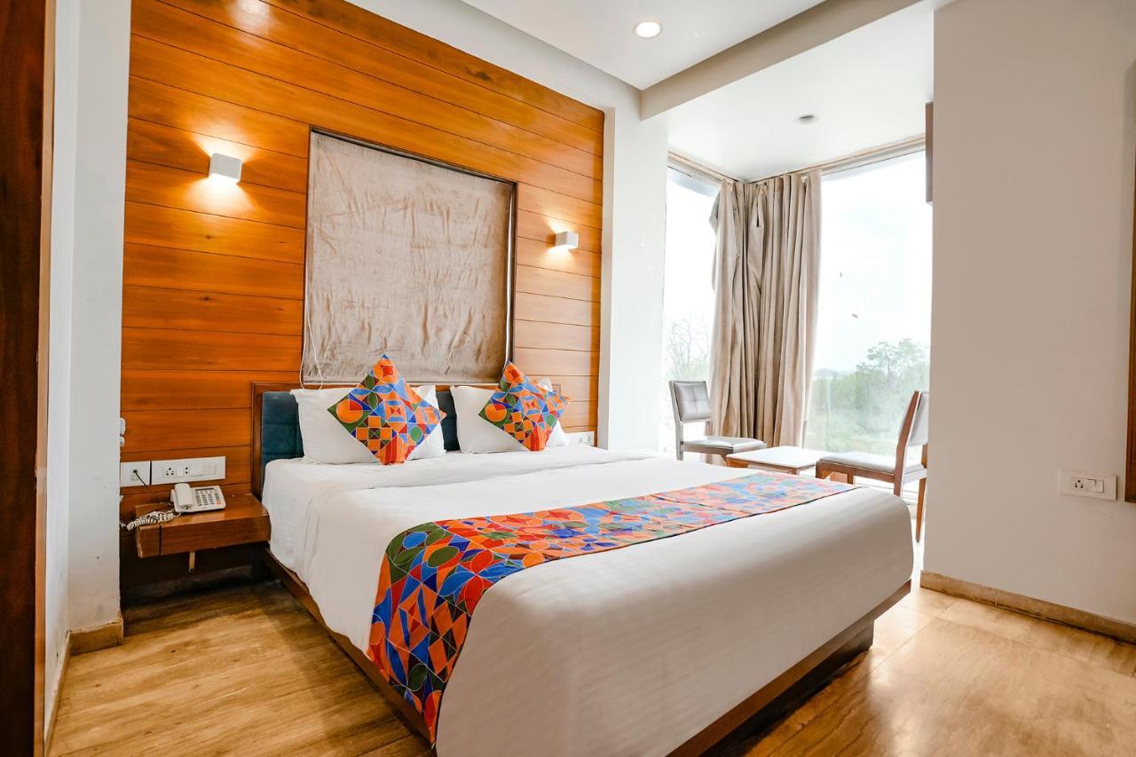 Fabhotel Kyra - Near Airport Road Αχμπανταμπάντ Εξωτερικό φωτογραφία