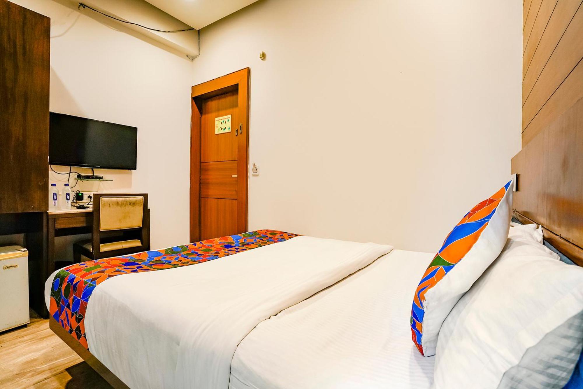 Fabhotel Kyra - Near Airport Road Αχμπανταμπάντ Εξωτερικό φωτογραφία