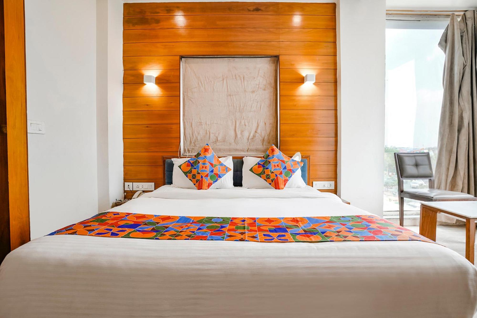 Fabhotel Kyra - Near Airport Road Αχμπανταμπάντ Εξωτερικό φωτογραφία