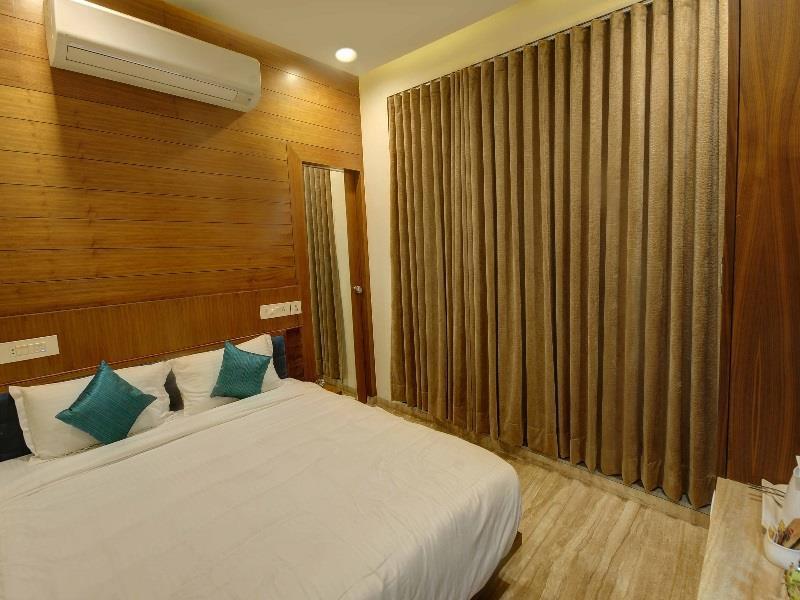 Fabhotel Kyra - Near Airport Road Αχμπανταμπάντ Εξωτερικό φωτογραφία