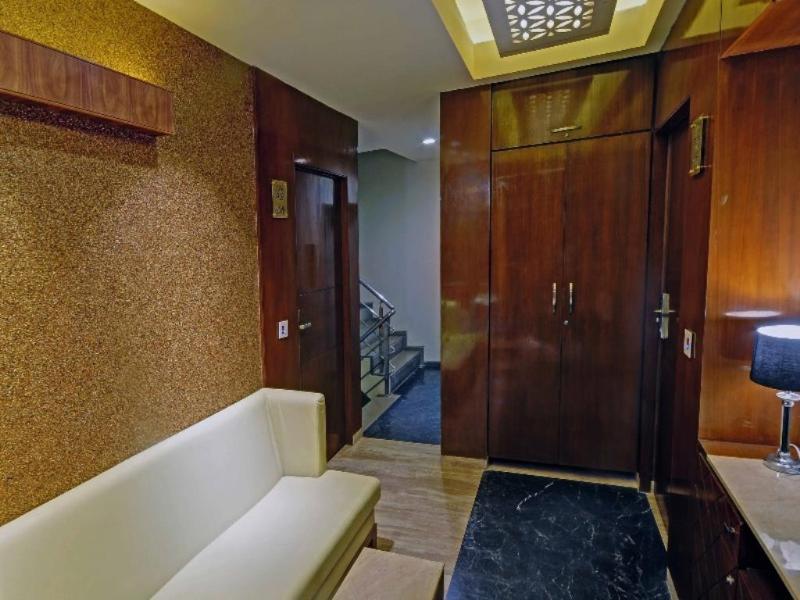 Fabhotel Kyra - Near Airport Road Αχμπανταμπάντ Εξωτερικό φωτογραφία