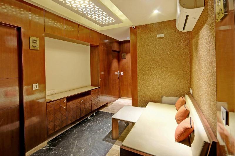Fabhotel Kyra - Near Airport Road Αχμπανταμπάντ Εξωτερικό φωτογραφία