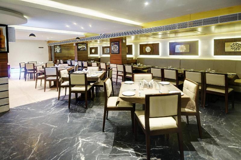 Fabhotel Kyra - Near Airport Road Αχμπανταμπάντ Εξωτερικό φωτογραφία
