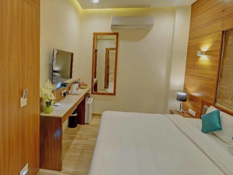 Fabhotel Kyra - Near Airport Road Αχμπανταμπάντ Εξωτερικό φωτογραφία